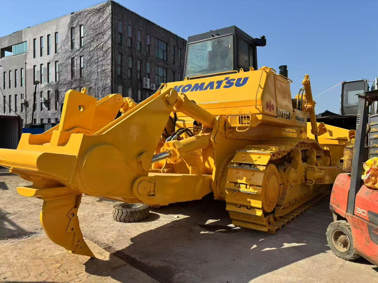 KOMATSU D375 - Bulldozer: picture 2 KOMATSU D375 - Bulldozer: picture 2