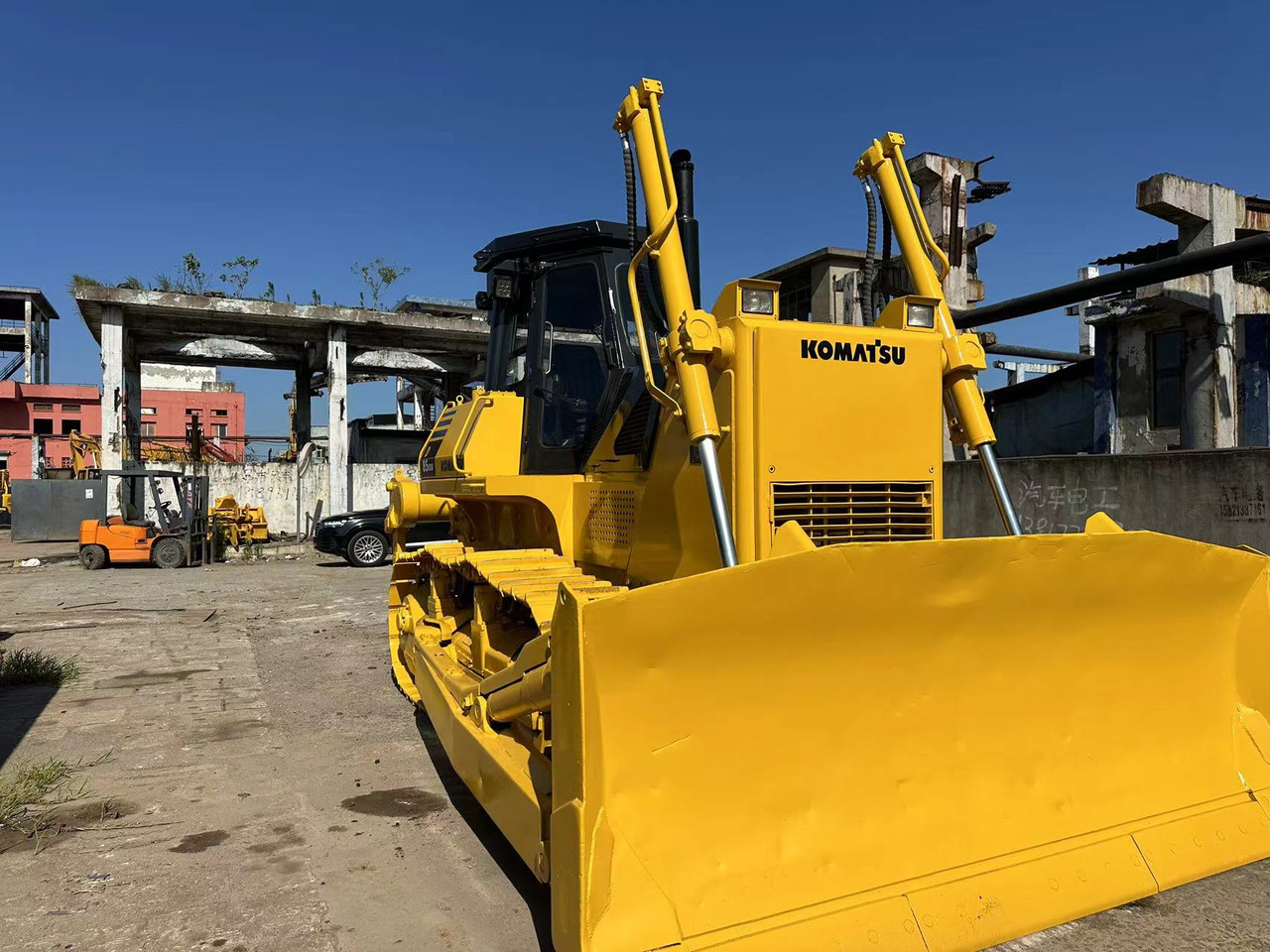 KOMATSU D85ESS - Bulldozer: picture 3 KOMATSU D85ESS - Bulldozer: picture 3