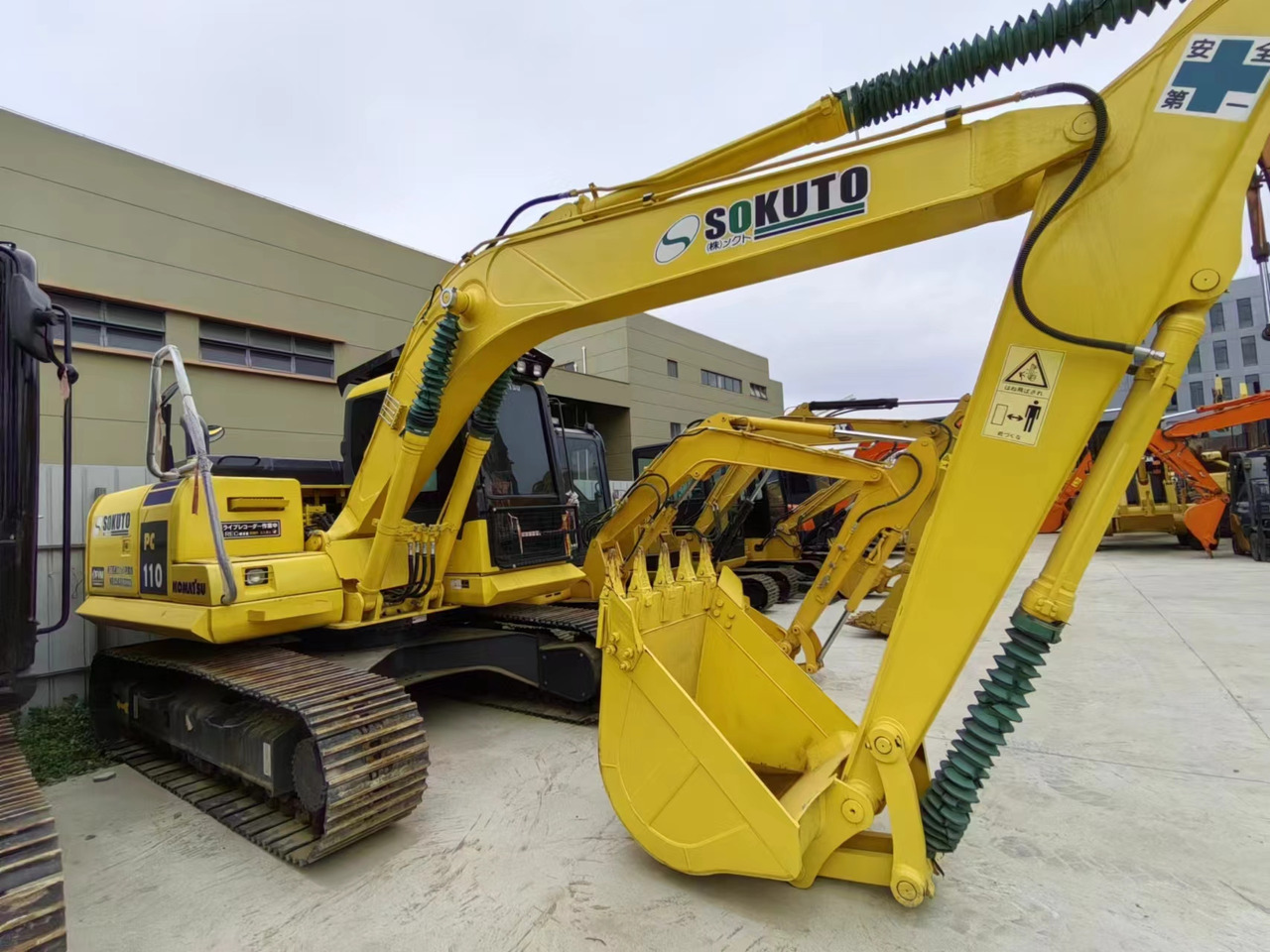 KOMATSU PC110-7 - Crawler excavator: picture 1 KOMATSU PC110-7 - Crawler excavator: picture 1