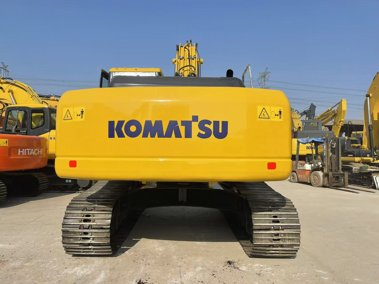KOMATSU PC220-7 - Crawler excavator: picture 3 KOMATSU PC220-7 - Crawler excavator: picture 3