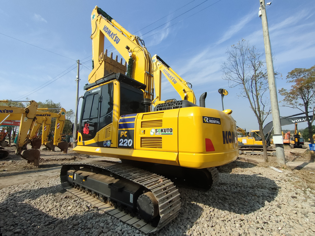 KOMATSU PC220-8 - Crawler excavator: picture 1 KOMATSU PC220-8 - Crawler excavator: picture 1