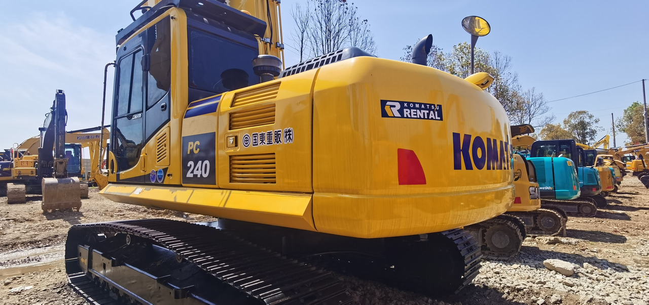 KOMATSU PC240-8 - Crawler excavator: picture 1 KOMATSU PC240-8 - Crawler excavator: picture 1