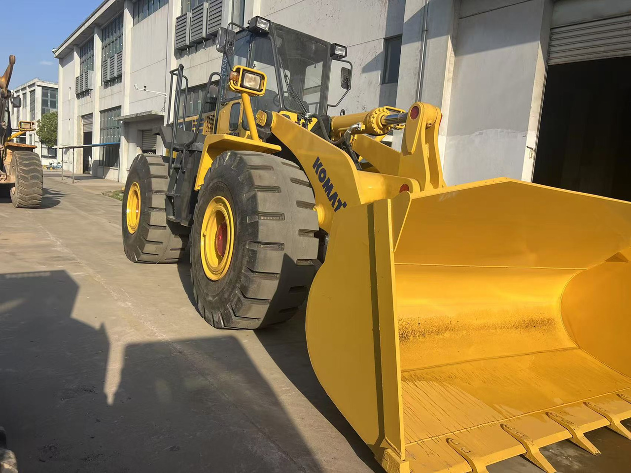 KOMATSU WA470-3 - Wheel loader: picture 3 KOMATSU WA470-3 - Wheel loader: picture 3
