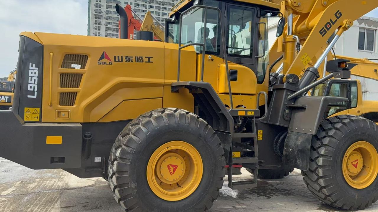 SDLG L958F - Wheel loader: picture 2 SDLG L958F - Wheel loader: picture 2