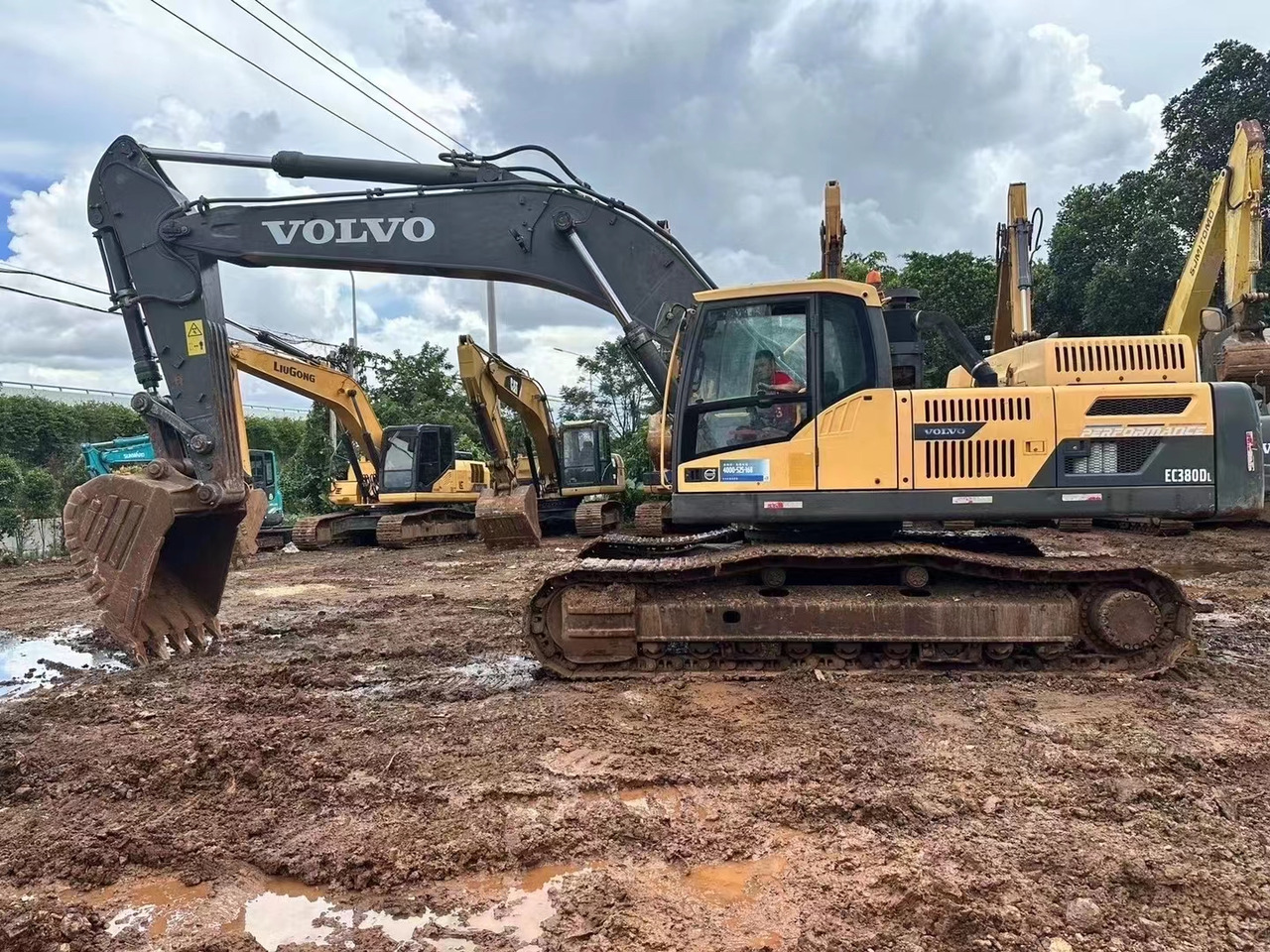 VOLVO EC380 - Crawler excavator: picture 3 VOLVO EC380 - Crawler excavator: picture 3