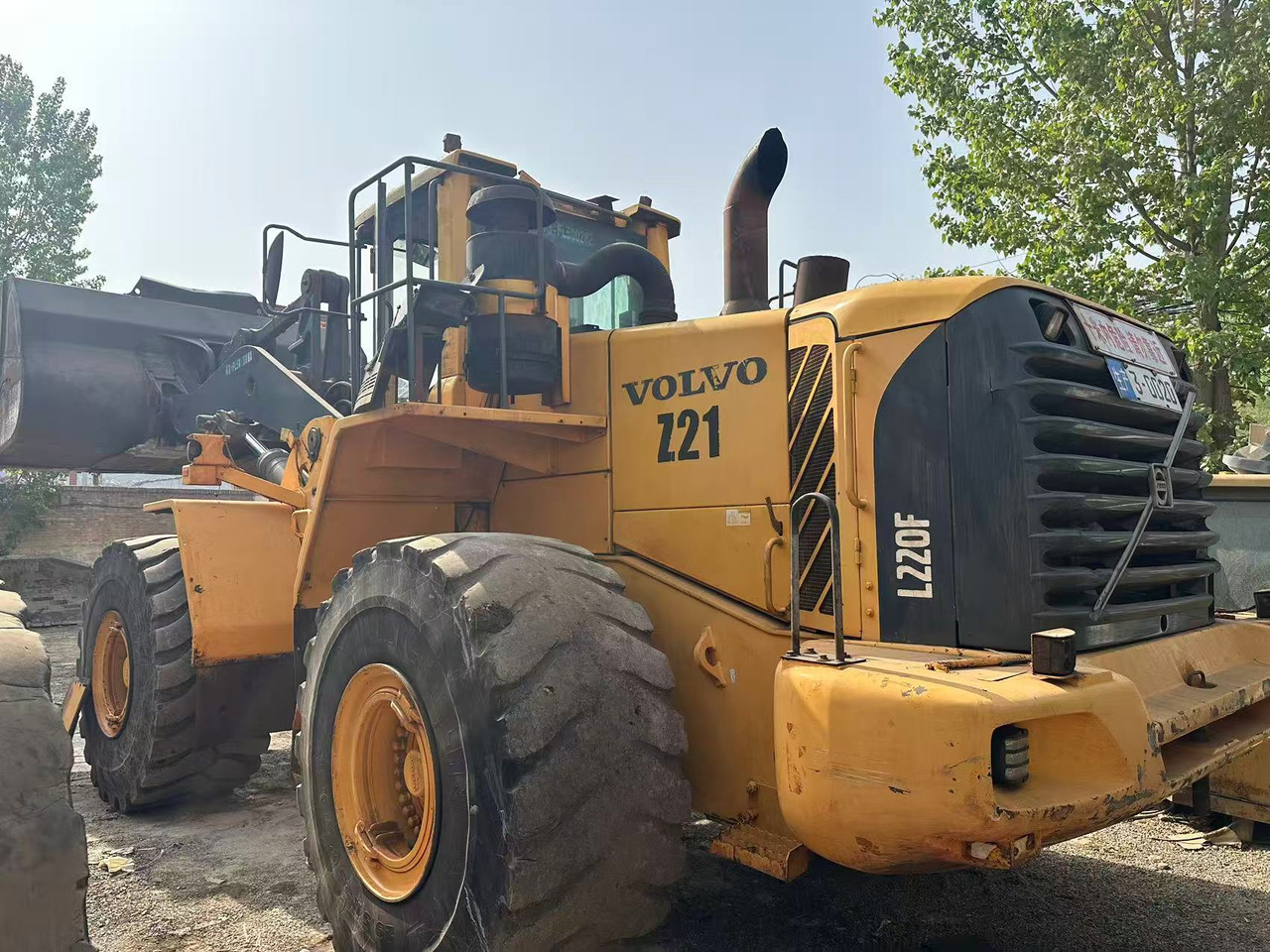 VOLVO L220F - Wheel loader: picture 1 VOLVO L220F - Wheel loader: picture 1