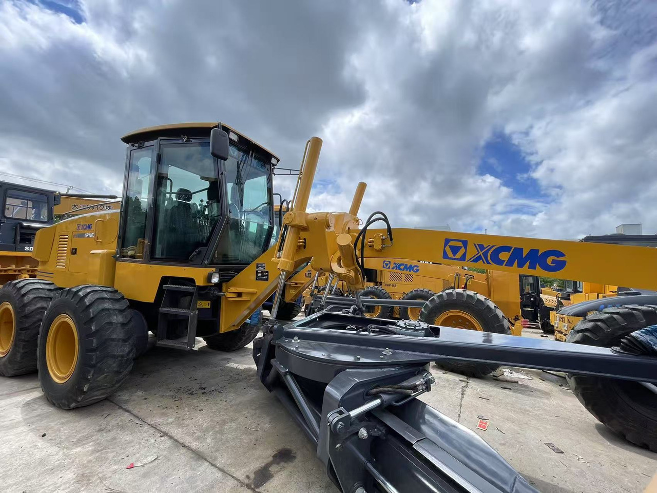 XCMG GR1803 - Grader: picture 1 XCMG GR1803 - Grader: picture 1