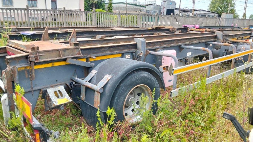 CARDI RIMORCHIO CARDI SCARRABILE PNEUMATICO - Roll-off/ Skip trailer: picture 3 CARDI RIMORCHIO CARDI SCARRABILE PNEUMATICO - Roll-off/ Skip trailer: picture 3