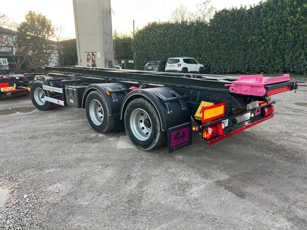 CARDI RIMORCHIO CARDI SCARRABILE RIBALTABILE - Roll-off/ Skip trailer: picture 2 CARDI RIMORCHIO CARDI SCARRABILE RIBALTABILE - Roll-off/ Skip trailer: picture 2