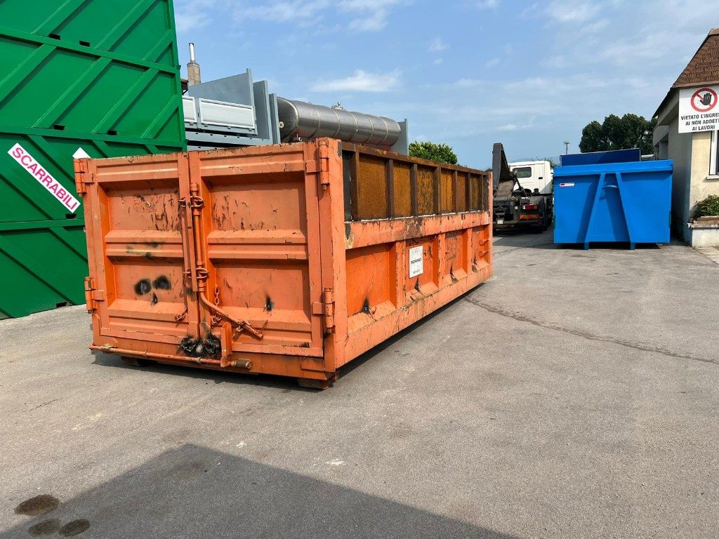 CONTAINER SCARRABILE USATO A CIELO APERTO - Roll-off container: picture 2 CONTAINER SCARRABILE USATO A CIELO APERTO - Roll-off container: picture 2