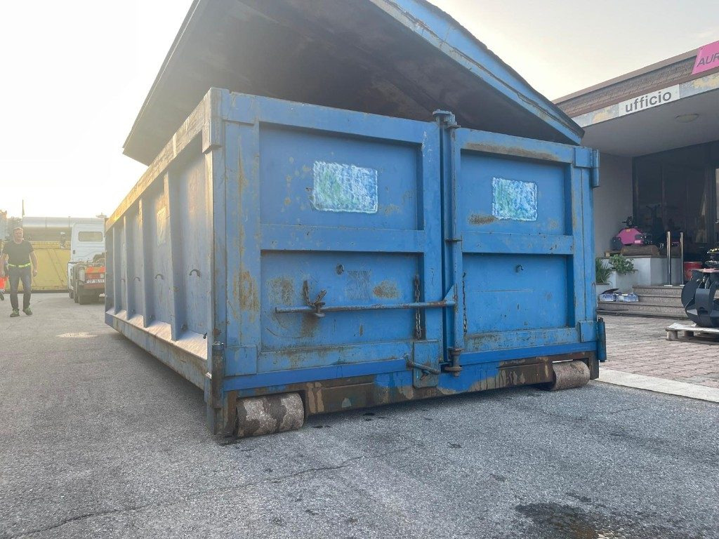 CONTAINER SCARRABILE USATO CON COPERCHIO - Roll-off container: picture 2 CONTAINER SCARRABILE USATO CON COPERCHIO - Roll-off container: picture 2