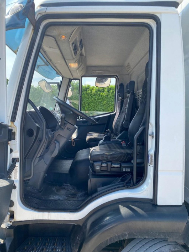 IVECO EUROCARGO 120E25 SCARRABILE - Hook lift truck: picture 5 IVECO EUROCARGO 120E25 SCARRABILE - Hook lift truck: picture 5