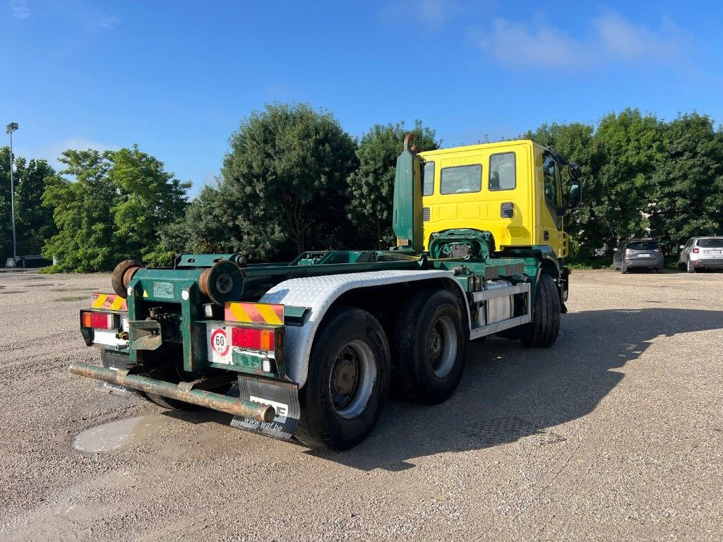 IVECO TRAKKER 450 SCARRABILE - Hook lift truck: picture 4 IVECO TRAKKER 450 SCARRABILE - Hook lift truck: picture 4