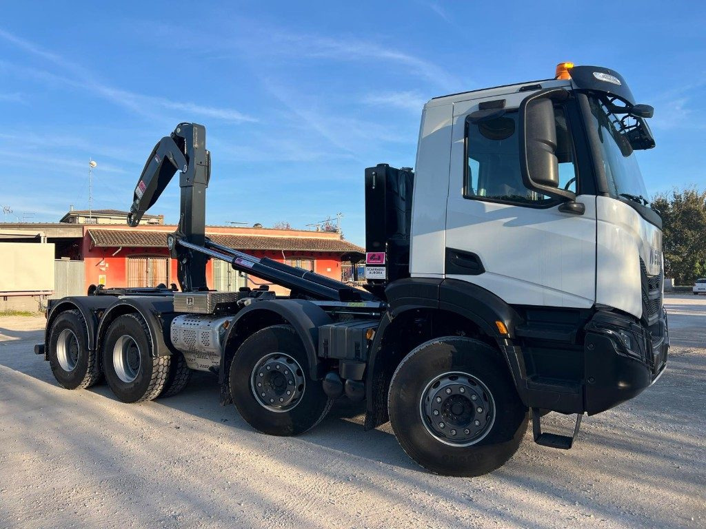 IVECO TRAKKER T-WAY AD500 NUOVO SCARRABILE - Hook lift truck: picture 4 IVECO TRAKKER T-WAY AD500 NUOVO SCARRABILE - Hook lift truck: picture 4