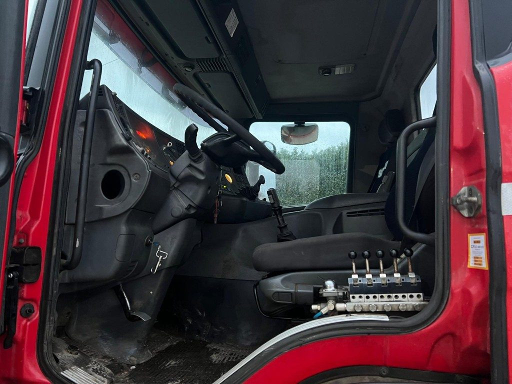SCANIA CV P114 SCARRABILE 6X2 - Hook lift truck: picture 5 SCANIA CV P114 SCARRABILE 6X2 - Hook lift truck: picture 5