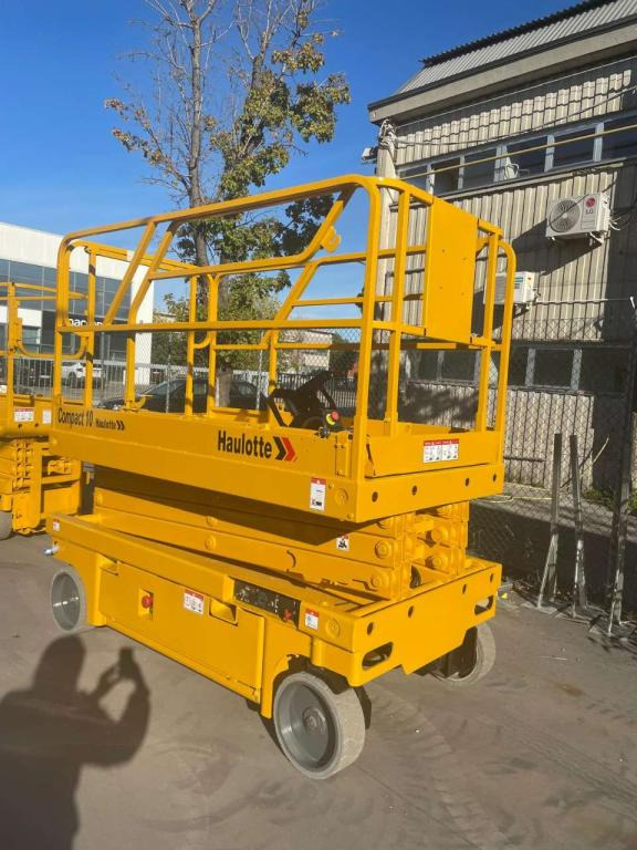 Haulotte COMPACT 10 - Scissor lift: picture 1 Haulotte COMPACT 10 - Scissor lift: picture 1