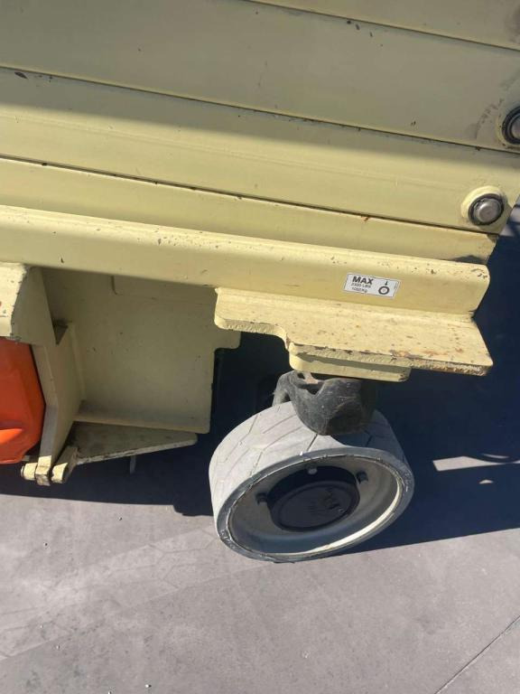 JLG 3246ES - Scissor lift: picture 4 JLG 3246ES - Scissor lift: picture 4