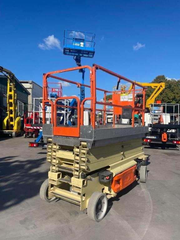 JLG 3246ES - Scissor lift: picture 2 JLG 3246ES - Scissor lift: picture 2