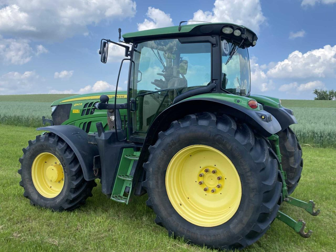 John Deere 6140 R - Farm tractor: picture 4 John Deere 6140 R - Farm tractor: picture 4