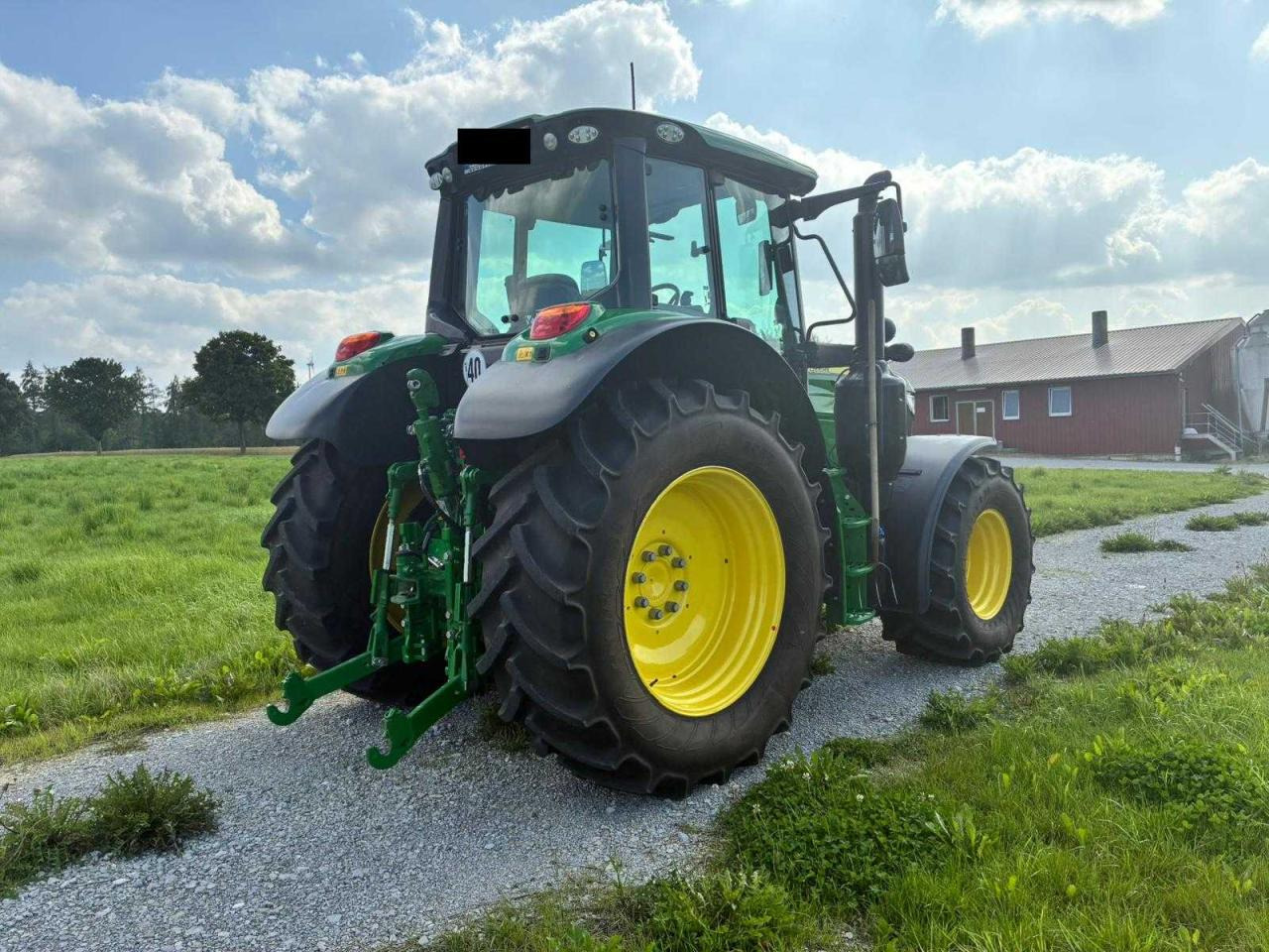 John Deere 6140M - Farm tractor: picture 4 John Deere 6140M - Farm tractor: picture 4