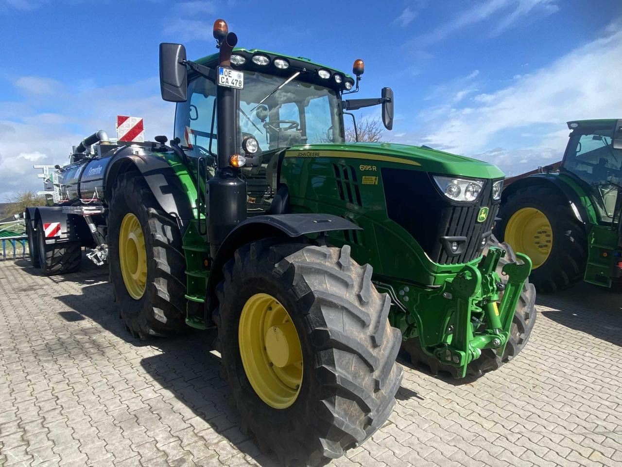 John Deere 6195R - Farm tractor: picture 4 John Deere 6195R - Farm tractor: picture 4