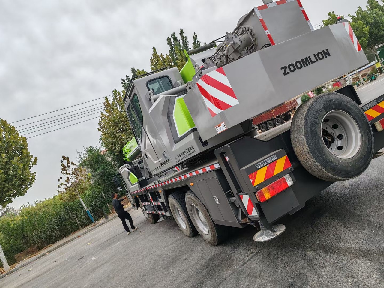 ZOOMLION ZTC251V 25 TON TRUCK CRANE - Mobile crane: picture 3 ZOOMLION ZTC251V 25 TON TRUCK CRANE - Mobile crane: picture 3