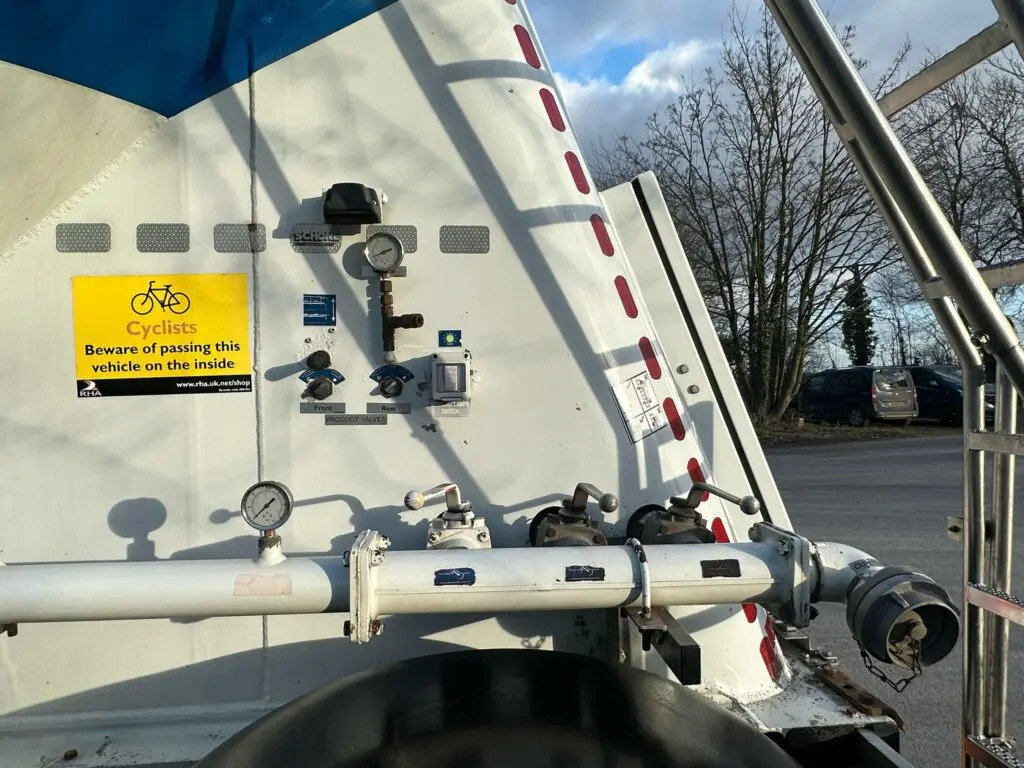 Silo semi-trailer Feldbinder Powder Tanker: picture 20 Silo semi-trailer Feldbinder Powder Tanker: picture 20