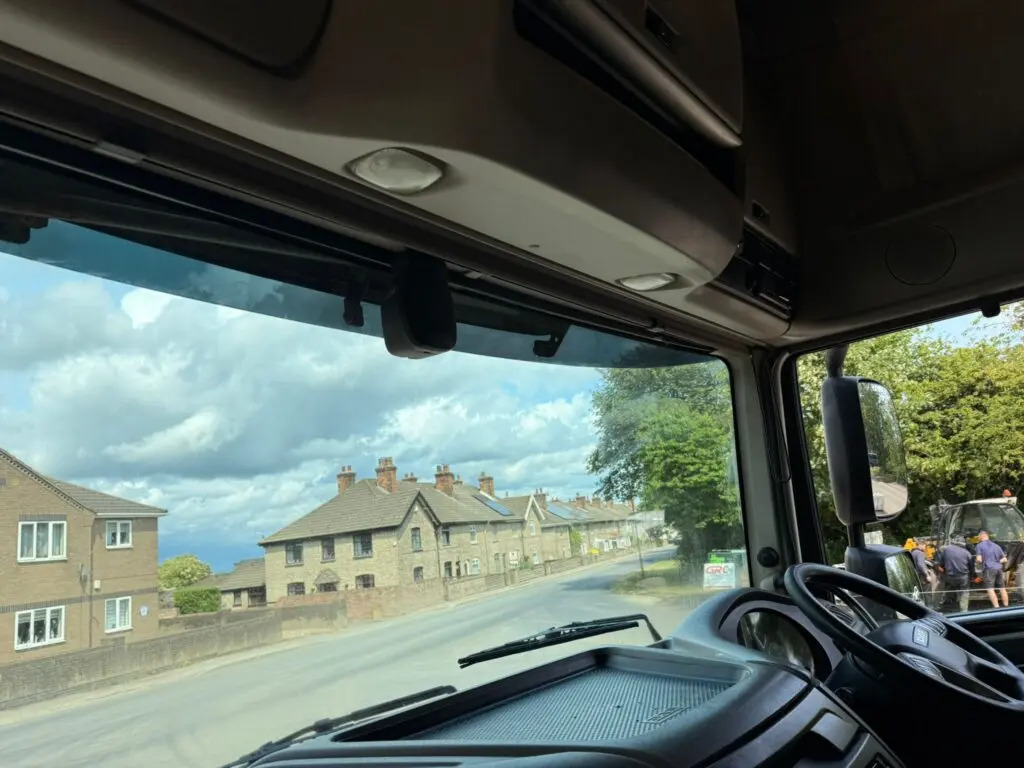 Tractor unit DAF XF 105: picture 14