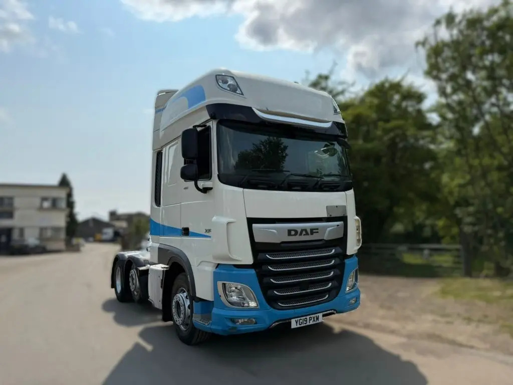 DAF XF 105 - Tractor unit: picture 1 DAF XF 105 - Tractor unit: picture 1
