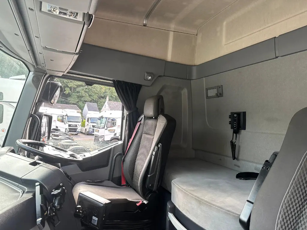 Tractor unit Renault T 460 6x2 - RHD (EJF): picture 16 Tractor unit Renault T 460 6x2 - RHD (EJF): picture 16