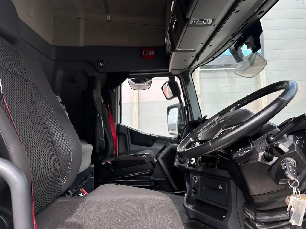 Tractor unit Renault T 480 6x2 - RHD (NLF): picture 12