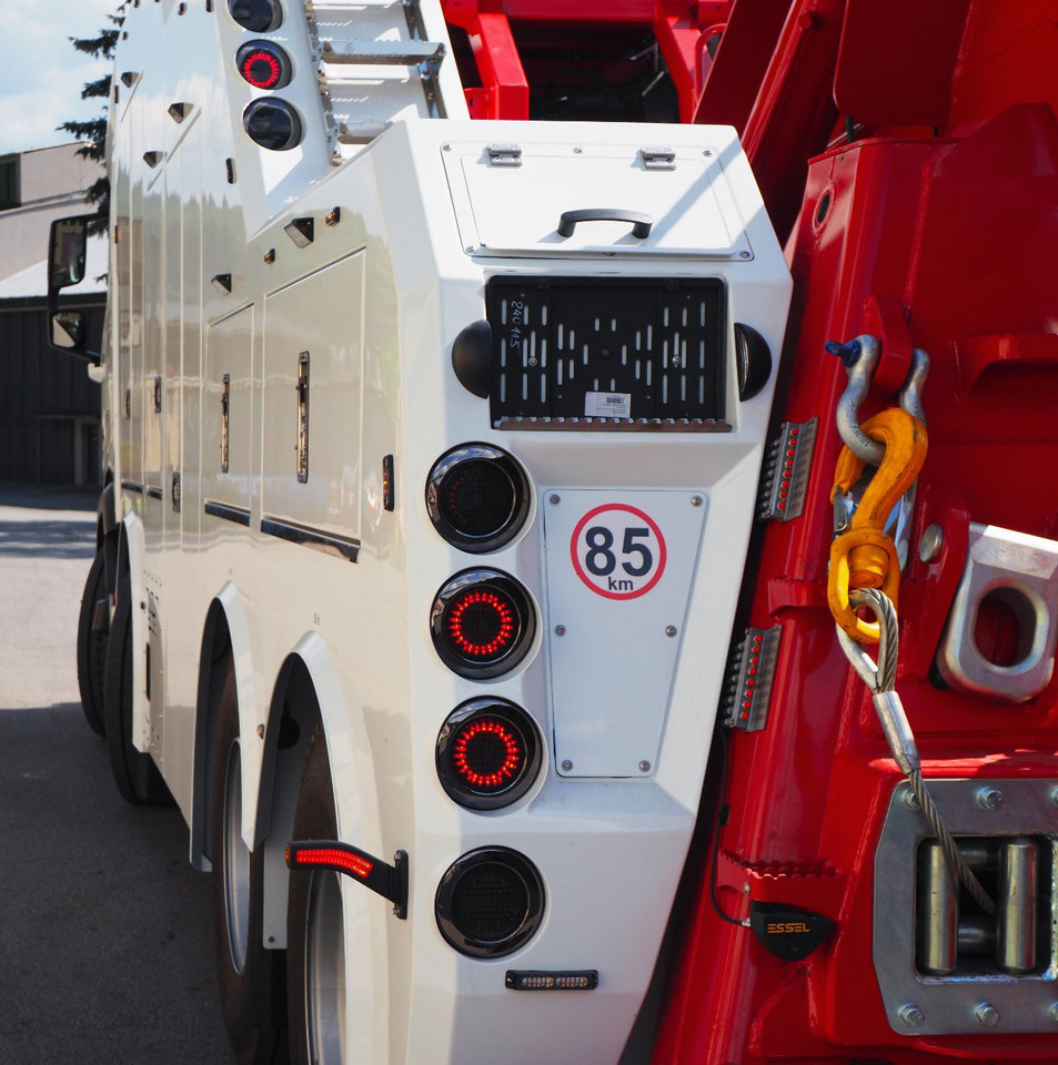 DAF XF 530 NEW T-REX DAF white - Tow truck: picture 4 DAF XF 530 NEW T-REX DAF white - Tow truck: picture 4