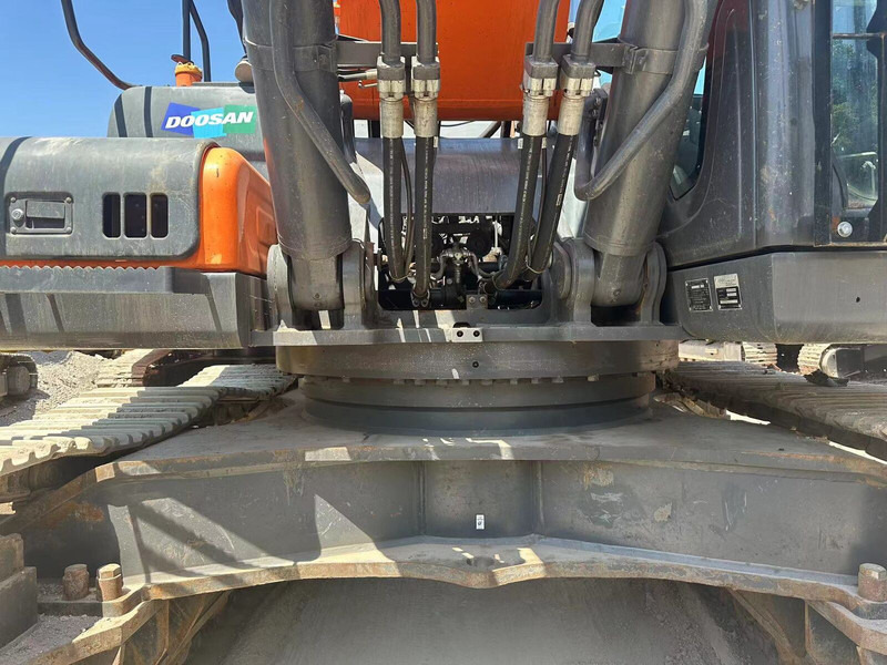 Doosan DX530 - Crawler excavator: picture 2 Doosan DX530 - Crawler excavator: picture 2