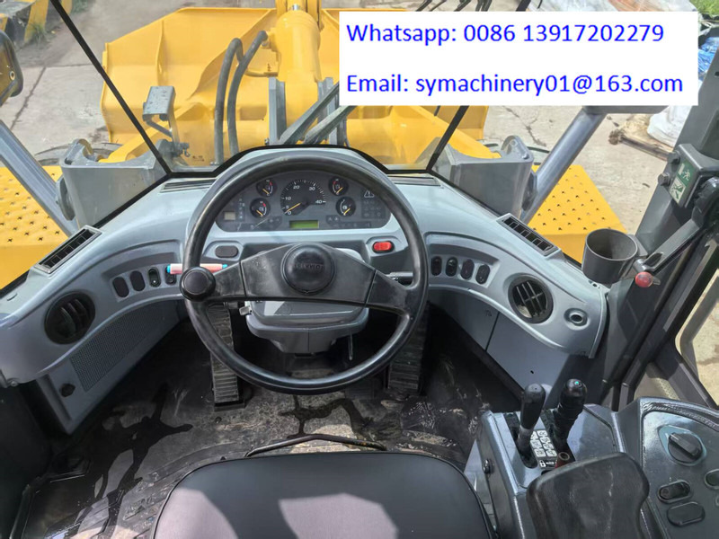 Komatsu WA380-6 - Wheel loader: picture 3 Komatsu WA380-6 - Wheel loader: picture 3