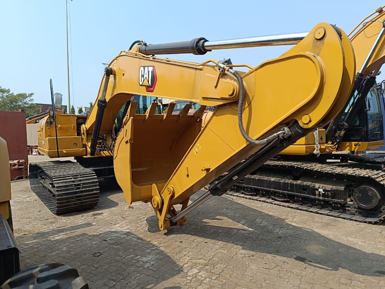 New Caterpillar 320D3GC tracked excavator - Crawler excavator: picture 1 New Caterpillar 320D3GC tracked excavator - Crawler excavator: picture 1