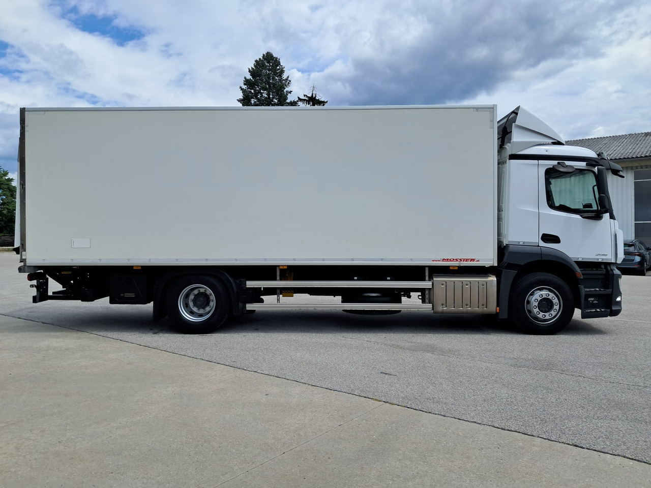 MERCEDES-BENZ Antos 2135 Kühlkoffer | Supra 850 | Standheizung - Refrigerator truck: picture 3 MERCEDES-BENZ Antos 2135 Kühlkoffer | Supra 850 | Standheizung - Refrigerator truck: picture 3