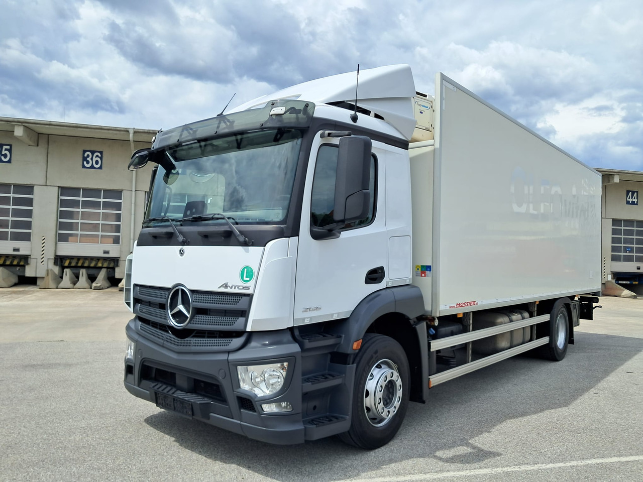 MERCEDES-BENZ Antos 2135 Kühlkoffer | Supra 850 | Standheizung - Refrigerator truck: picture 1 MERCEDES-BENZ Antos 2135 Kühlkoffer | Supra 850 | Standheizung - Refrigerator truck: picture 1