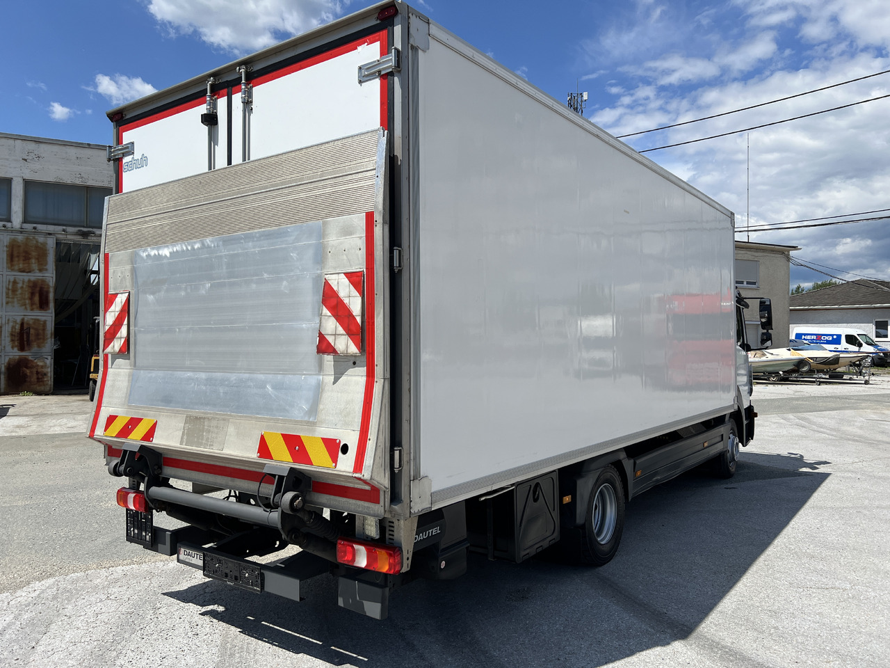 MERCEDES-BENZ Mercedes-Benz Atego 1221 Kühlkoffer mit LBW | EZ 2016 | | Klima | Tempomat | Diff. Hinterachse - Refrigerator truck: picture 5 MERCEDES-BENZ Mercedes-Benz Atego 1221 Kühlkoffer mit LBW | EZ 2016 | | Klima | Tempomat | Diff. Hinterachse - Refrigerator truck: picture 5