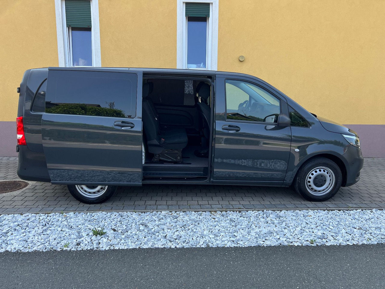 Mercedes-Benz Vito 114 lang | Klima | Schiebetür | Tempomat - Combi van: picture 4 Mercedes-Benz Vito 114 lang | Klima | Schiebetür | Tempomat - Combi van: picture 4