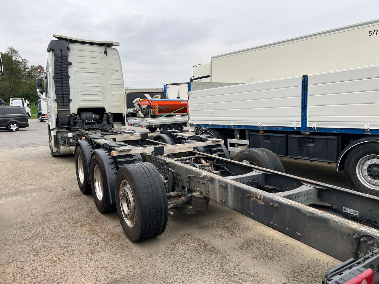 VOLVO FH 540 8x4 Fahrgestell - Cab chassis truck: picture 3 VOLVO FH 540 8x4 Fahrgestell - Cab chassis truck: picture 3