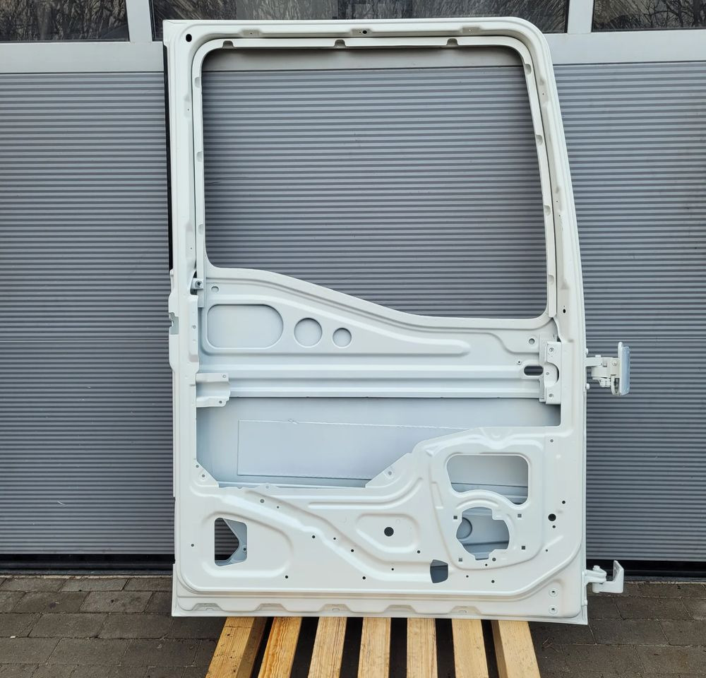 DRZWI LEWE MAN TG3 TGX NM ORYGINAŁ RAL 9010 CHWALIM116 - Door and parts for Truck: picture 4 DRZWI LEWE MAN TG3 TGX NM ORYGINAŁ RAL 9010 CHWALIM116 - Door and parts for Truck: picture 4