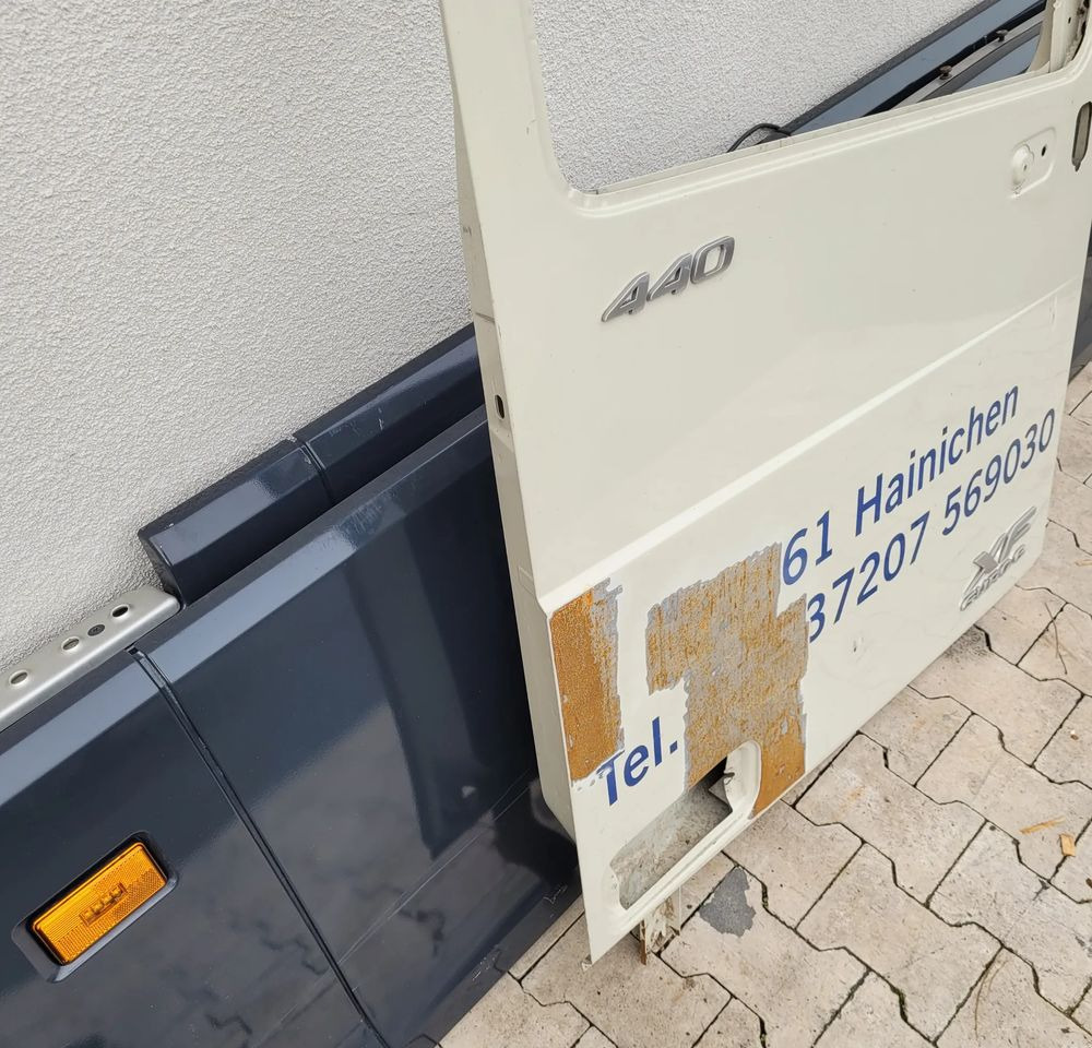 DRZWI PRAWE DAF XF 106 - Door and parts for Truck: picture 3 DRZWI PRAWE DAF XF 106 - Door and parts for Truck: picture 3