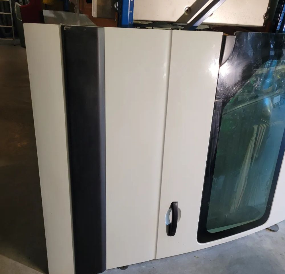 DRZWI RENAULT MASTER PRZESUWNE BOCZNE. - Door and parts for Commercial vehicle: picture 2 DRZWI RENAULT MASTER PRZESUWNE BOCZNE. - Door and parts for Commercial vehicle: picture 2