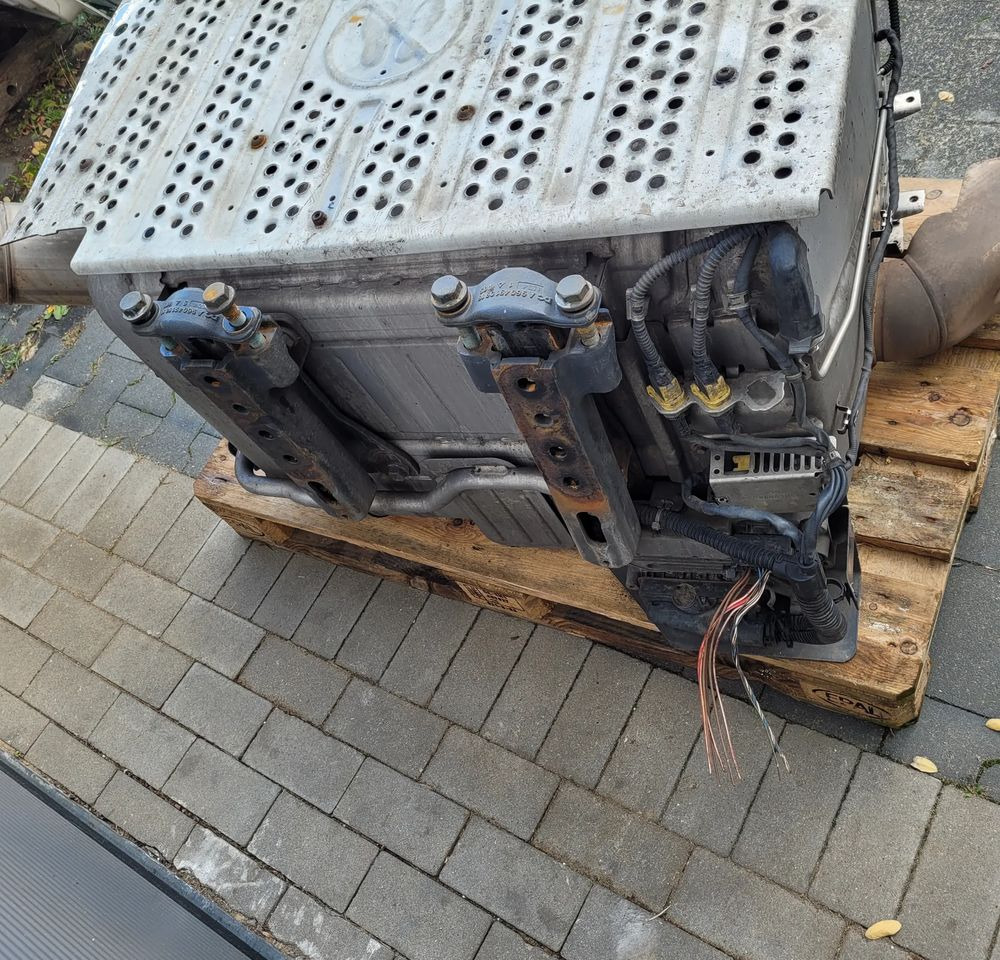 KATALIZATOR MERCEDES ACTROS MP4 A006 490 86 12 - Muffler/ Exhaust system: picture 2 KATALIZATOR MERCEDES ACTROS MP4 A006 490 86 12 - Muffler/ Exhaust system: picture 2