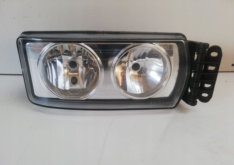 LAMPA IVECO EUROCARGO STRALIS NOWA LIFT RH - Headlight for Truck: picture 1 LAMPA IVECO EUROCARGO STRALIS NOWA LIFT RH - Headlight for Truck: picture 1