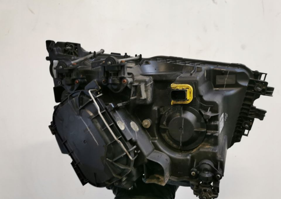 LAMPA MERCEDES ACTROS ANTOS XENON mp4 A9608202639 - Headlight for Truck: picture 2 LAMPA MERCEDES ACTROS ANTOS XENON mp4 A9608202639 - Headlight for Truck: picture 2