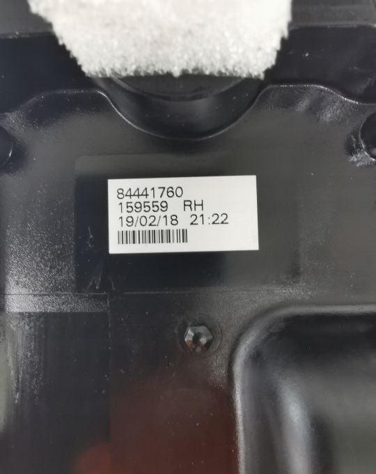 LAMPA TYL VOLVO FMX FM LED RH. ORYGINAŁ - Rear view mirror: picture 3 LAMPA TYL VOLVO FMX FM LED RH. ORYGINAŁ - Rear view mirror: picture 3