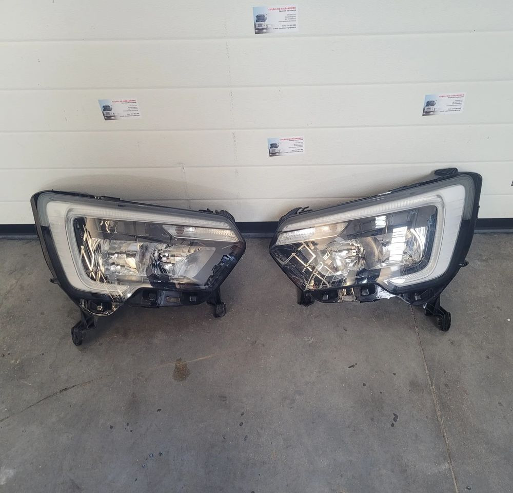 LAMPY RENAULT MASTER 3 ORYGINAŁ CHWALIM116 USZKODZONE - Lights/ Lighting for Commercial vehicle: picture 1 LAMPY RENAULT MASTER 3 ORYGINAŁ CHWALIM116 USZKODZONE - Lights/ Lighting for Commercial vehicle: picture 1