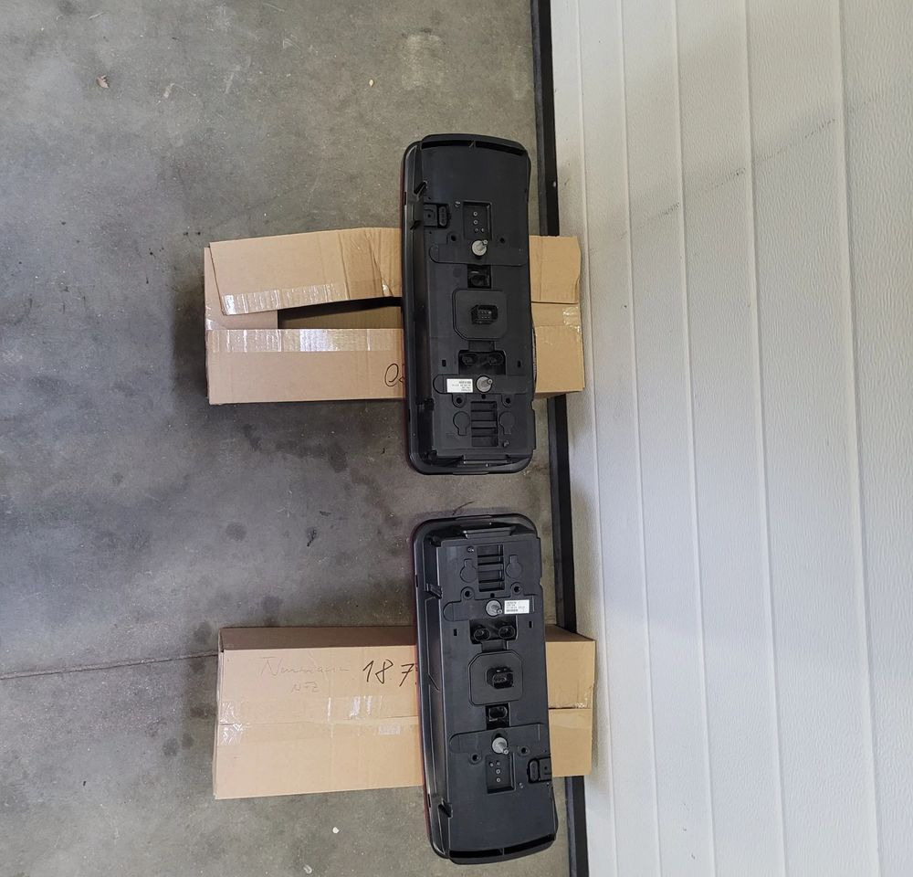LAMPY TYL DAF XF CF ORYGINAŁ KOMPLET OM 1875579 CHWALIM116 - Tail light for Truck: picture 2 LAMPY TYL DAF XF CF ORYGINAŁ KOMPLET OM 1875579 CHWALIM116 - Tail light for Truck: picture 2