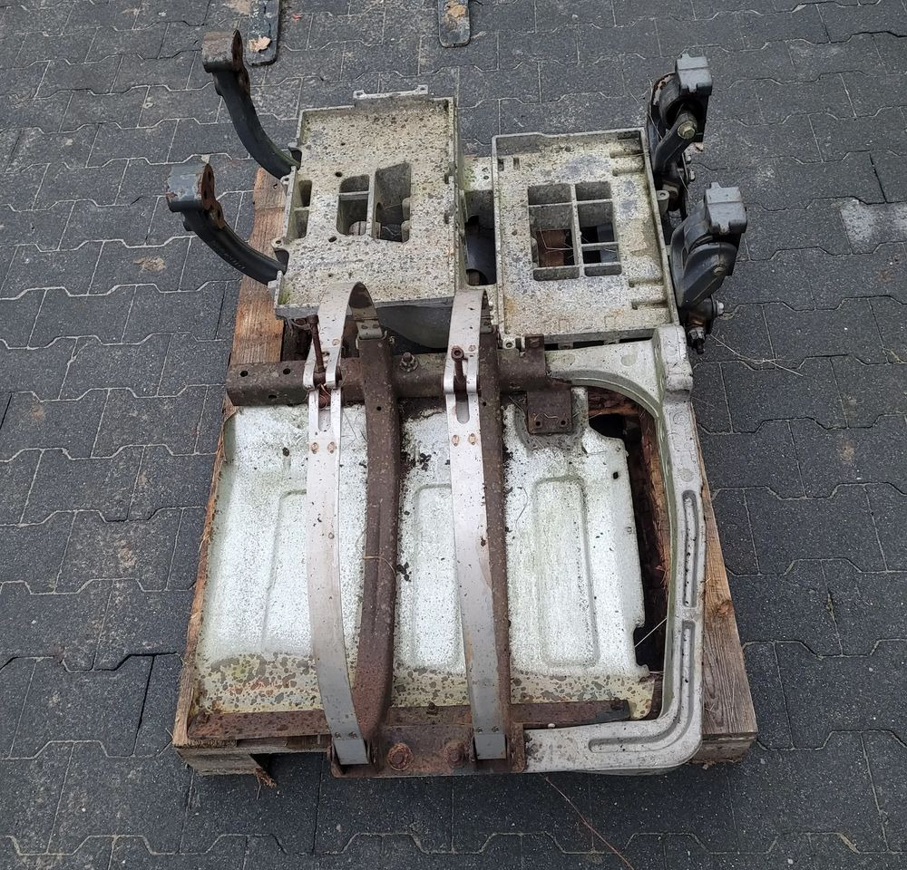 MOCOWANIE KATALIZATORA ,BATERII VOLVO FH13 ORYGINAŁ CHWALIM116 - Body and exterior for Truck: picture 2 MOCOWANIE KATALIZATORA ,BATERII VOLVO FH13 ORYGINAŁ CHWALIM116 - Body and exterior for Truck: picture 2